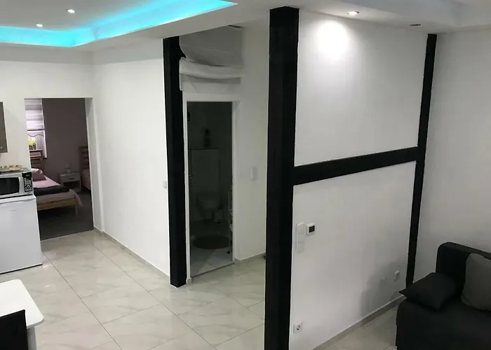 أديل شقة إسن